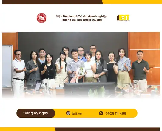 KHÓA HỌC ĐÀO TẠO ĐỘI NGŨ QUẢN LÝ CẤP TRUNG 10 KHÓA HỌC ĐÀO TẠO ĐỘI NGŨ QUẢN LÝ CẤP TRUNG