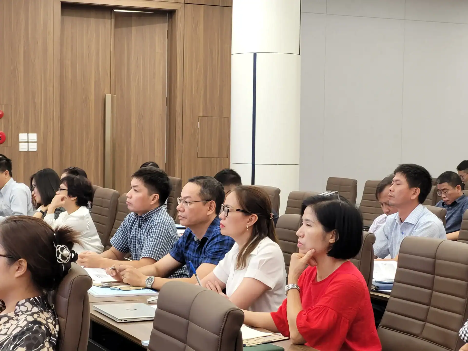 TỔNG KẾT CHƯƠNG TRÌNH ĐÀO TẠO BỒI DƯỠNG NGHIỆP VỤ CHUYÊN MÔN VỀ ĐẤU THẦU DO VIỆN IEIT TỔ CHỨC DÀNH CHO CBQL VÀ NHÂN VIÊN TỔNG CÔNG TY SÔNG ĐÀ