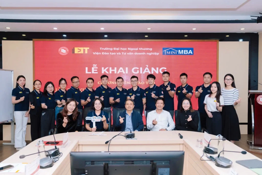 KHAI GIẢNG CHƯƠNG TRÌNH “QUẢN TRỊ KINH DOANH THU GỌN – MINI MBA K2512.8