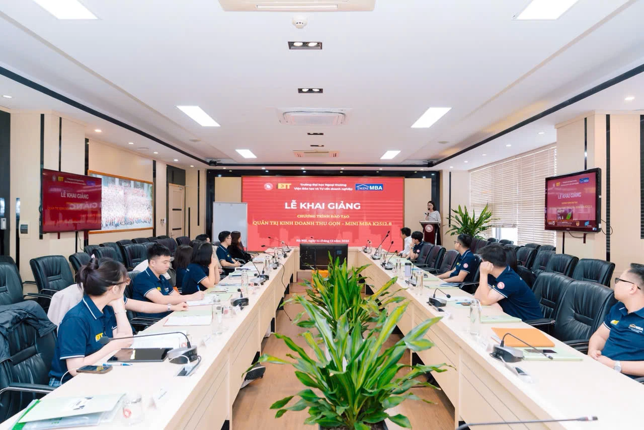 KHAI GIẢNG CHƯƠNG TRÌNH “QUẢN TRỊ KINH DOANH THU GỌN – MINI MBA K2512.8