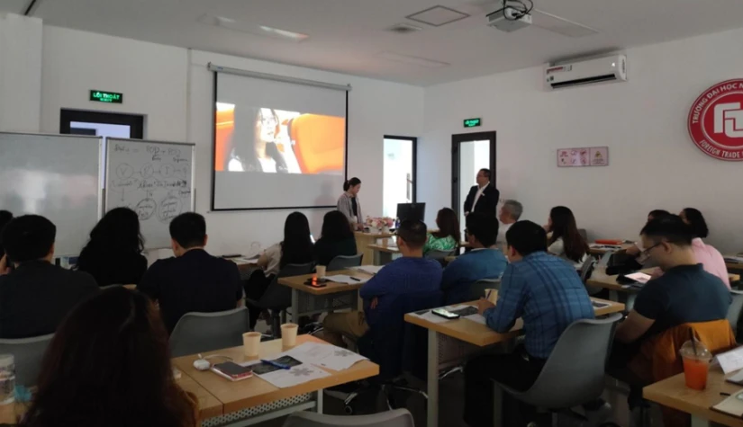 KHÓA HỌC ĐÀO TẠO CMO PROGRAM: DATA-DRIVEN STRATEGIC MARKETING