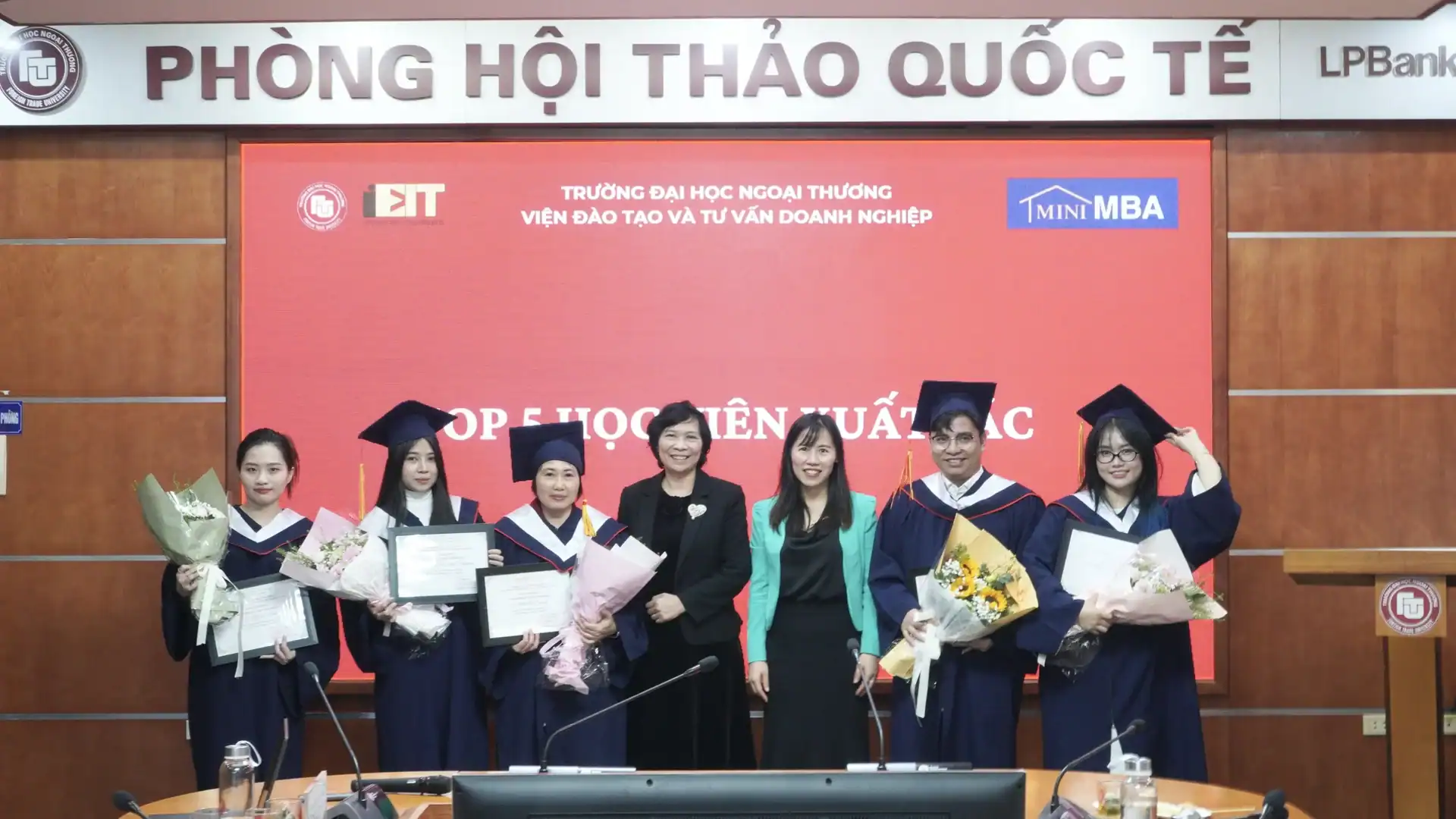 LỄ BẾ GIẢNG CHƯƠNG TRÌNH MINI MBA OFFLINE K2512.6 & MINI MBA ONLINE K2506.6 3 LỄ BẾ GIẢNG CHƯƠNG TRÌNH MINI MBA OFFLINE K2512.6 & MINI MBA ONLINE K2506.6