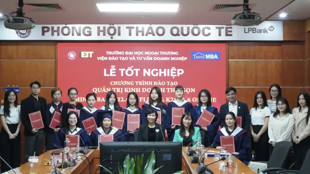 LỄ BẾ GIẢNG CHƯƠNG TRÌNH MINI MBA OFFLINE K2512.6 & MINI MBA ONLINE K2506.6 1 LỄ BẾ GIẢNG CHƯƠNG TRÌNH MINI MBA OFFLINE K2512.6 & MINI MBA ONLINE K2506.6