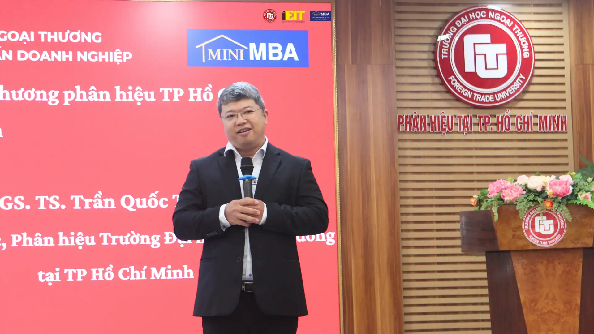 LỄ TỐT NGHIỆP CHƯƠNG TRÌNH MINI MBA K251.SG – DẤU ẤN CHUYÊN NGHIỆP, KIẾN TẠO GIÁ TRỊ BỀN VỮNG