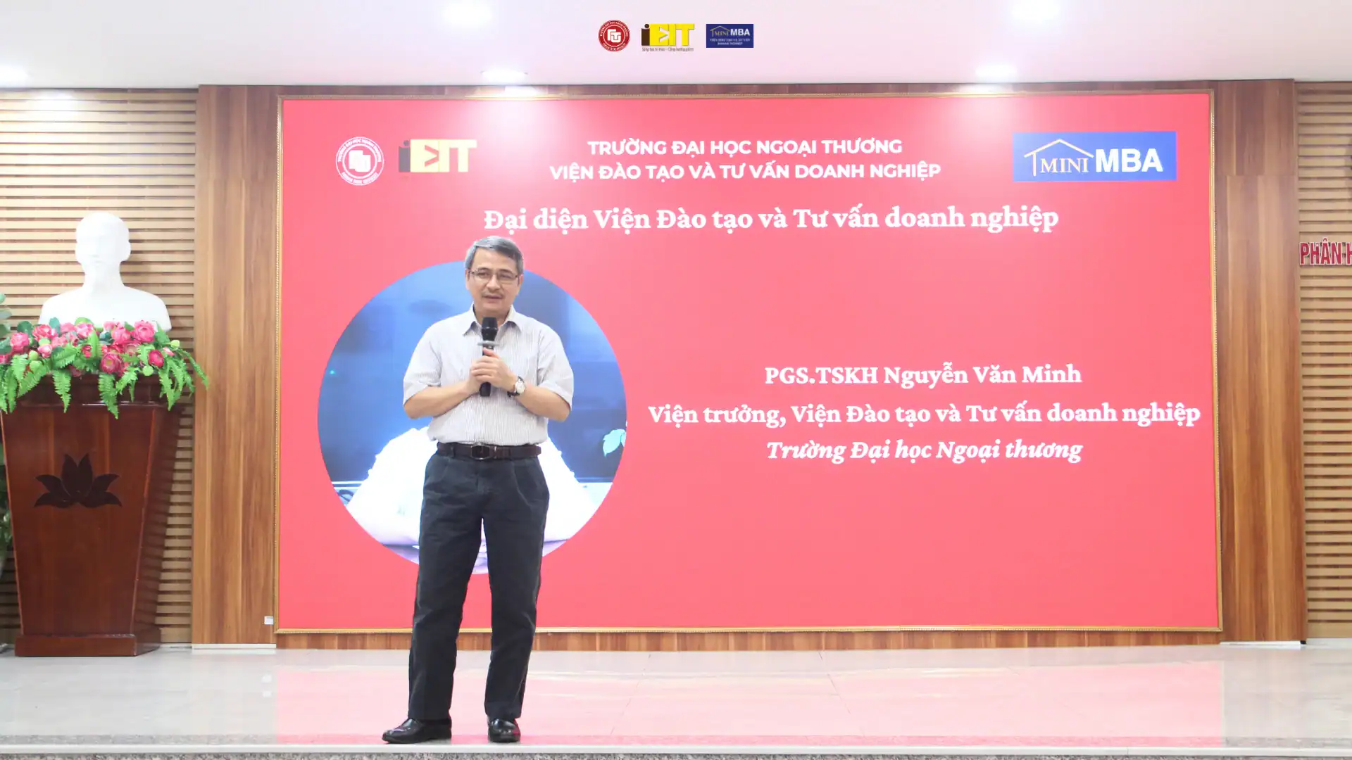 LỄ TỐT NGHIỆP CHƯƠNG TRÌNH MINI MBA K251.SG – DẤU ẤN CHUYÊN NGHIỆP, KIẾN TẠO GIÁ TRỊ BỀN VỮNG