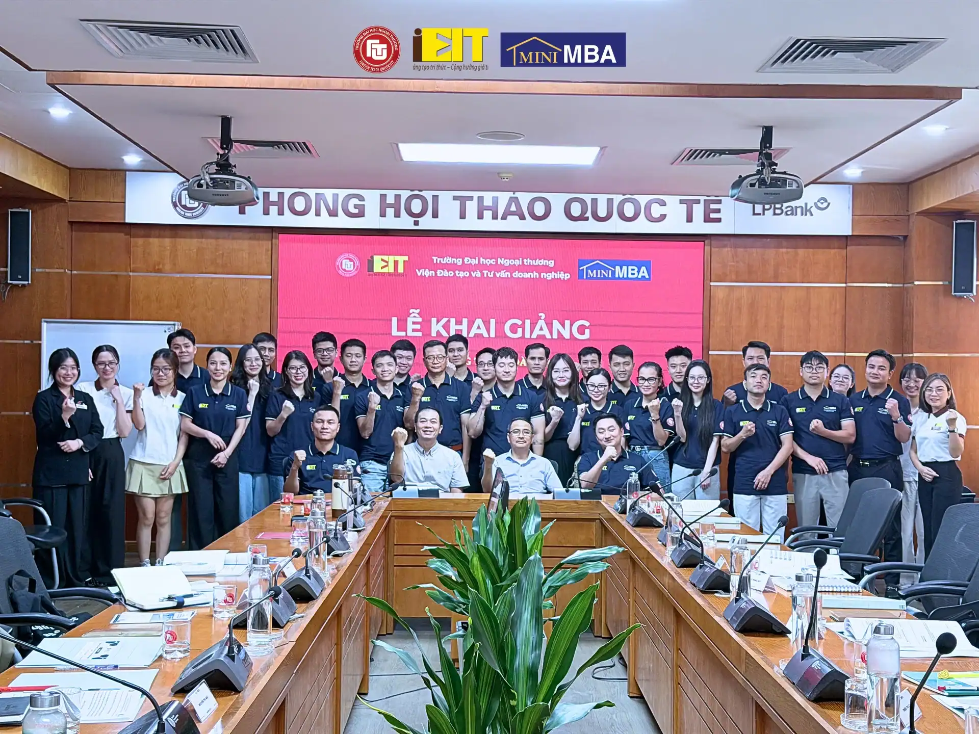 KHAI GIẢNG CHƯƠNG TRÌNH MINI MBA K2616 – HÀNH TRÌNH NÂNG TẦM NĂNG LỰC QUẢN TRỊ CÙNG iEIT FTU