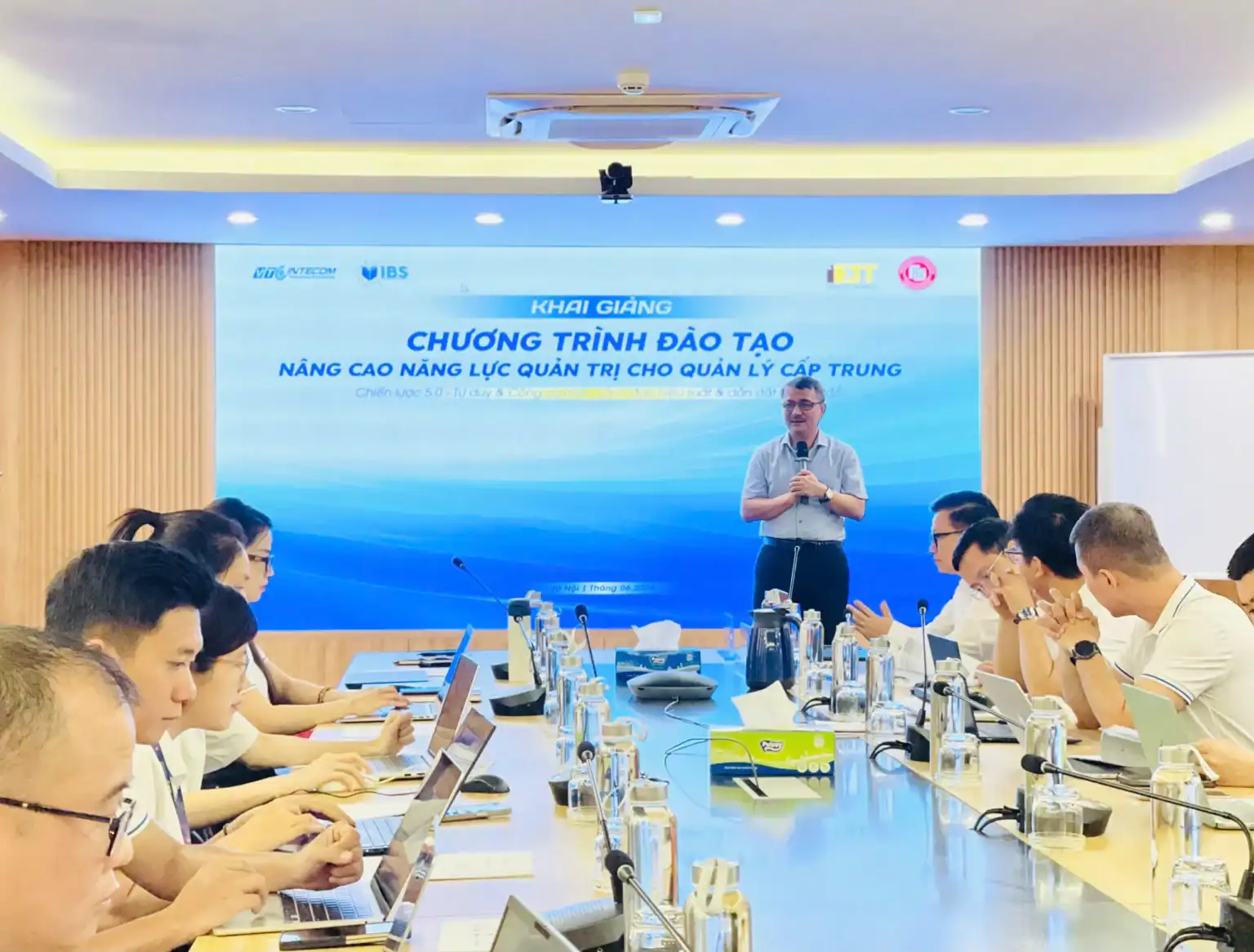 CHUYÊN ĐỀ CHUYÊN SÂU QLCT: QUẢN TRỊ ĐỘI NGŨ: GIAO VIỆC – COACHING – GIỮ CHÂN NHÂN SỰ