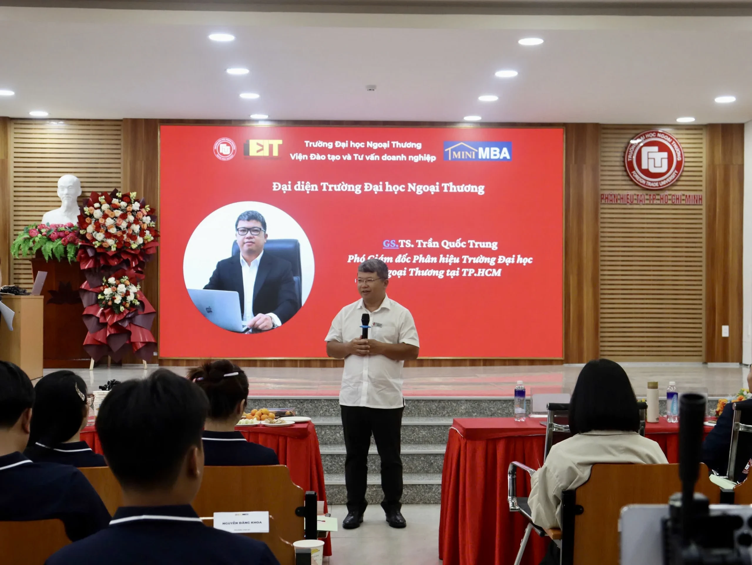 KHAI GIẢNG CHƯƠNG TRÌNH “QUẢN TRỊ KINH DOANH TINH GỌN – MINI MBA K68.SG" 4 KHAI GIẢNG CHƯƠNG TRÌNH “QUẢN TRỊ KINH DOANH TINH GỌN – MINI MBA K68.SG