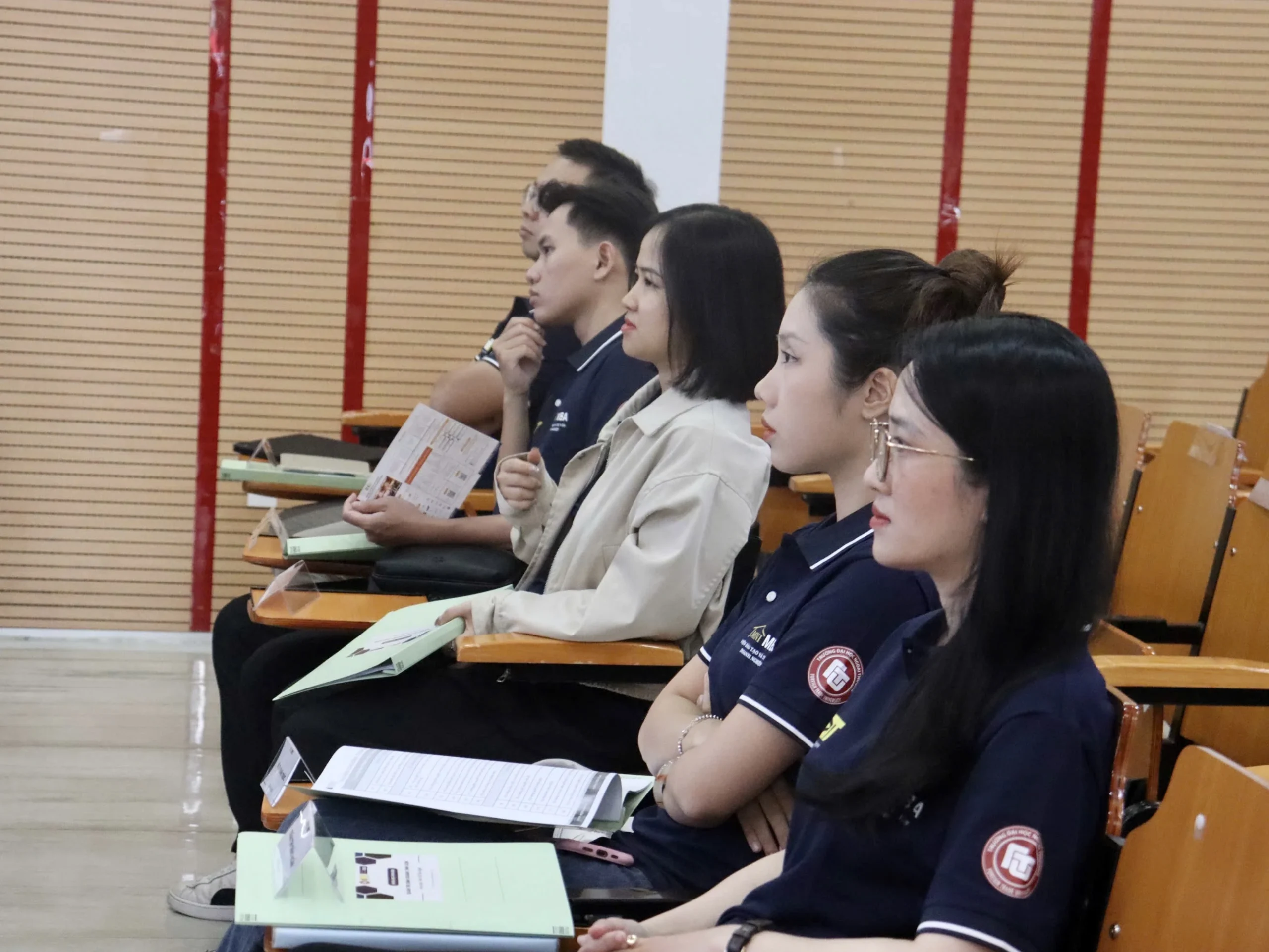 KHAI GIẢNG CHƯƠNG TRÌNH “QUẢN TRỊ KINH DOANH TINH GỌN – MINI MBA K68.SG" 3 KHAI GIẢNG CHƯƠNG TRÌNH “QUẢN TRỊ KINH DOANH TINH GỌN – MINI MBA K68.SG