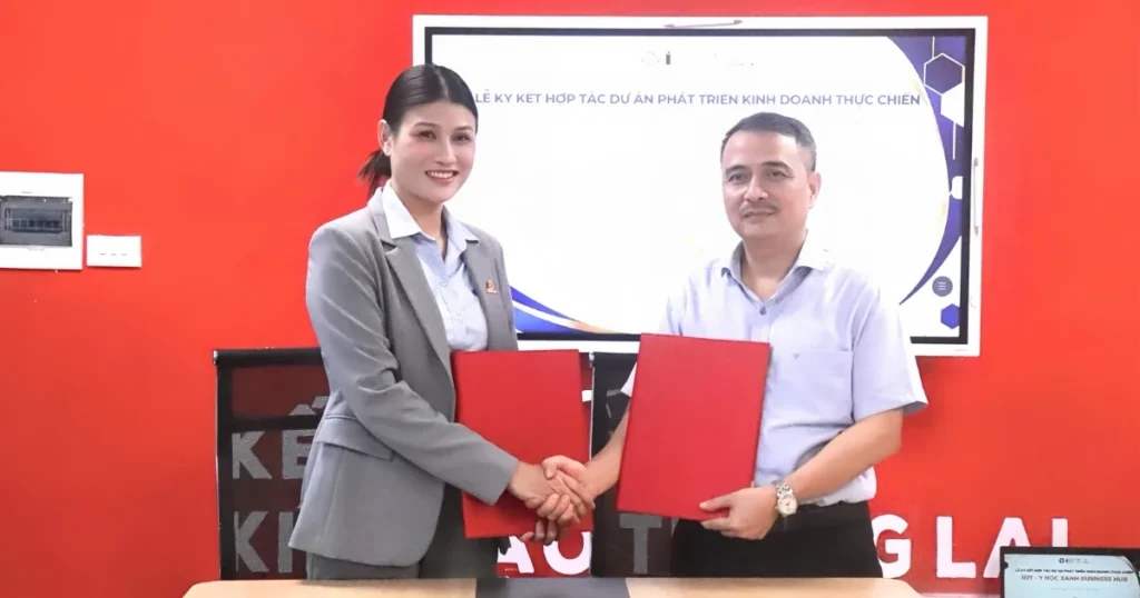 [RECAP] LỄ KÝ KẾT DỰ ÁN HỢP TÁC PHÁT TRIỂN KINH DOANH THỰC CHIẾN: iEIT x Y HỌC XANH BUSINESS HUB